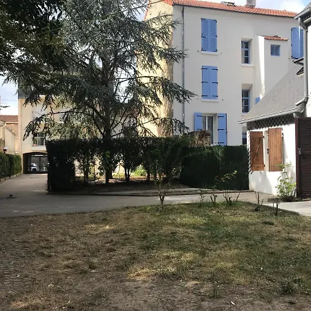 Maison De Longde - Homestay *