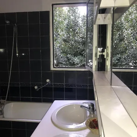 Maison De Longde - Homestay