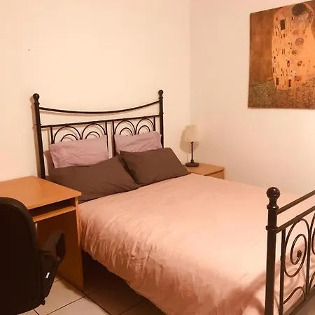 Maison De Longde - *